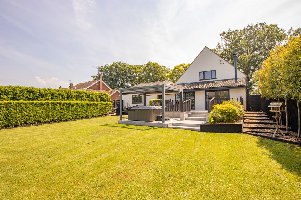 Property photo 2 of 42 5216954