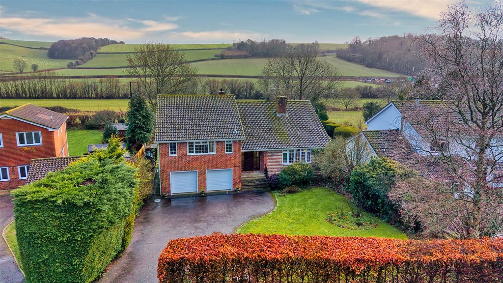 Property photo 1 of 10 Front