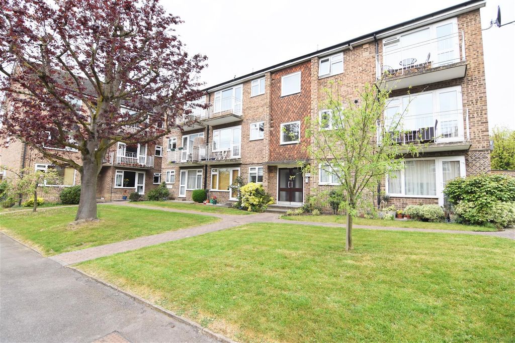 Property photo 1 of 8