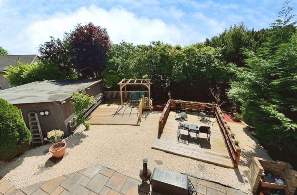 Property photo 2 of 46