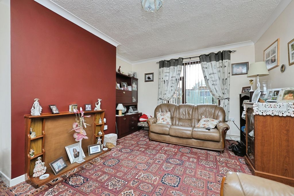 Property photo 3 of 10 Pbox-Img.Jpg