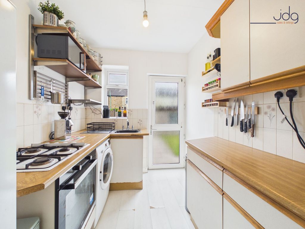 Property photo 2 of 14 Kitchen