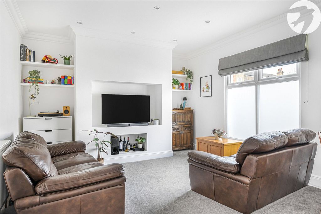 Property photo 3 of 14 Picture 3