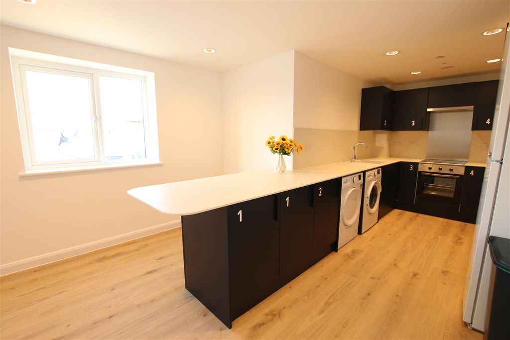 Property photo 3 of 10 Img_9437.Jpg