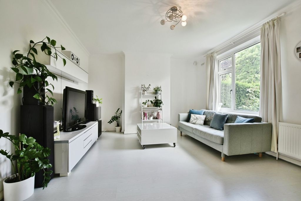 Property photo 2 of 25 Pbox-Img.Jpg