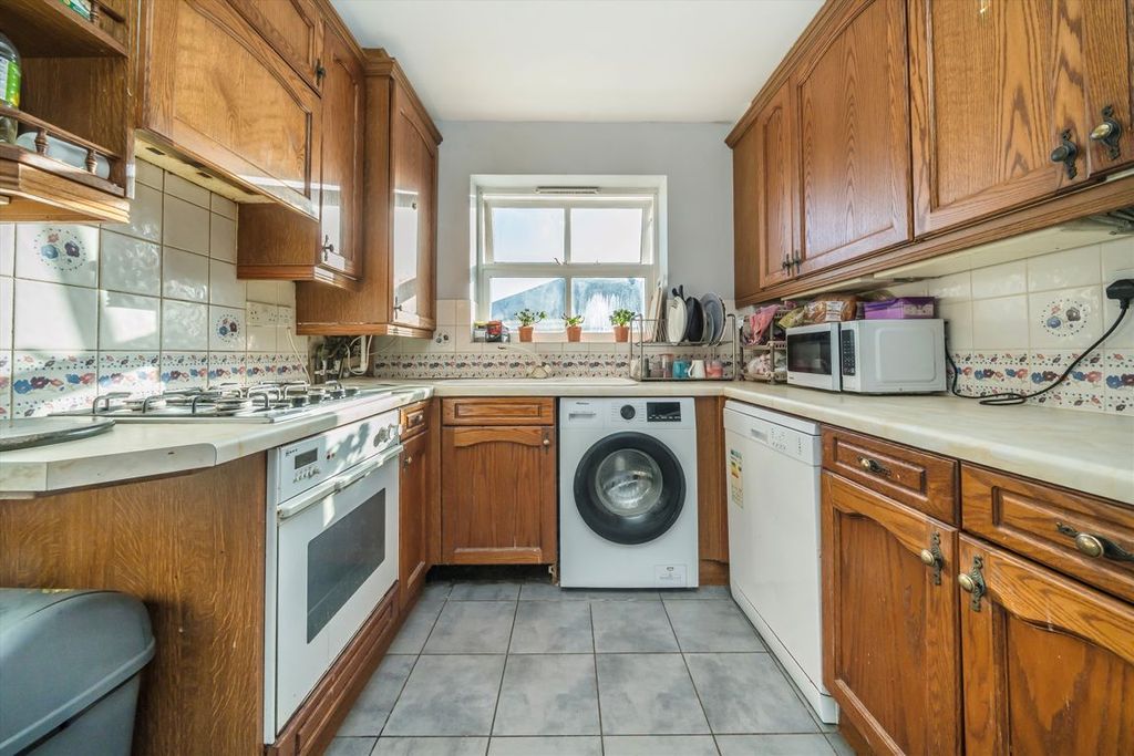 Property photo 3 of 5