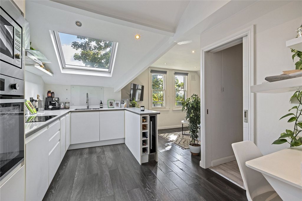 Property photo 2 of 10 Picture No. 05