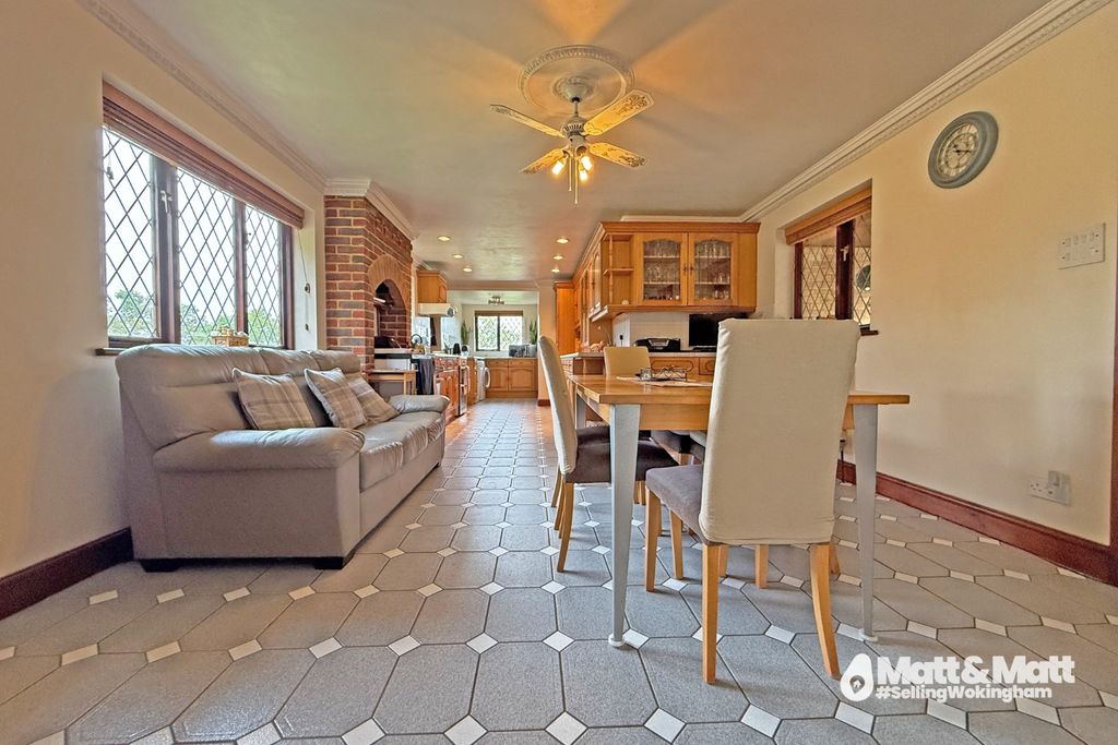 Property photo 3 of 12 4292165