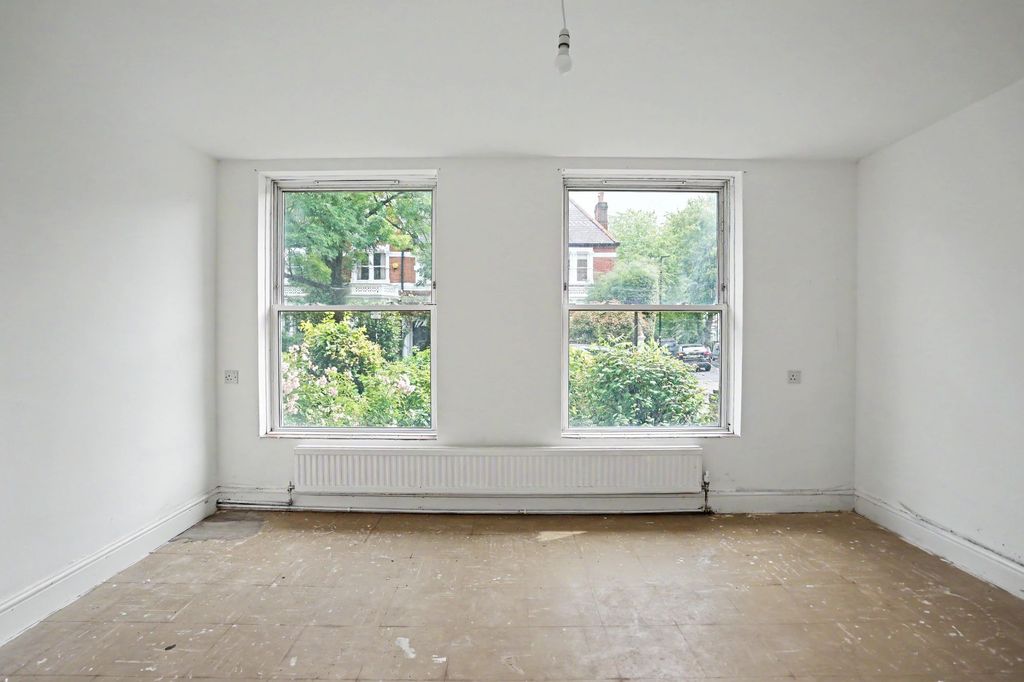 Property photo 2 of 11 Flat 1, 24 - 26 Marlborough Road, Chiswick, London W4 4Et