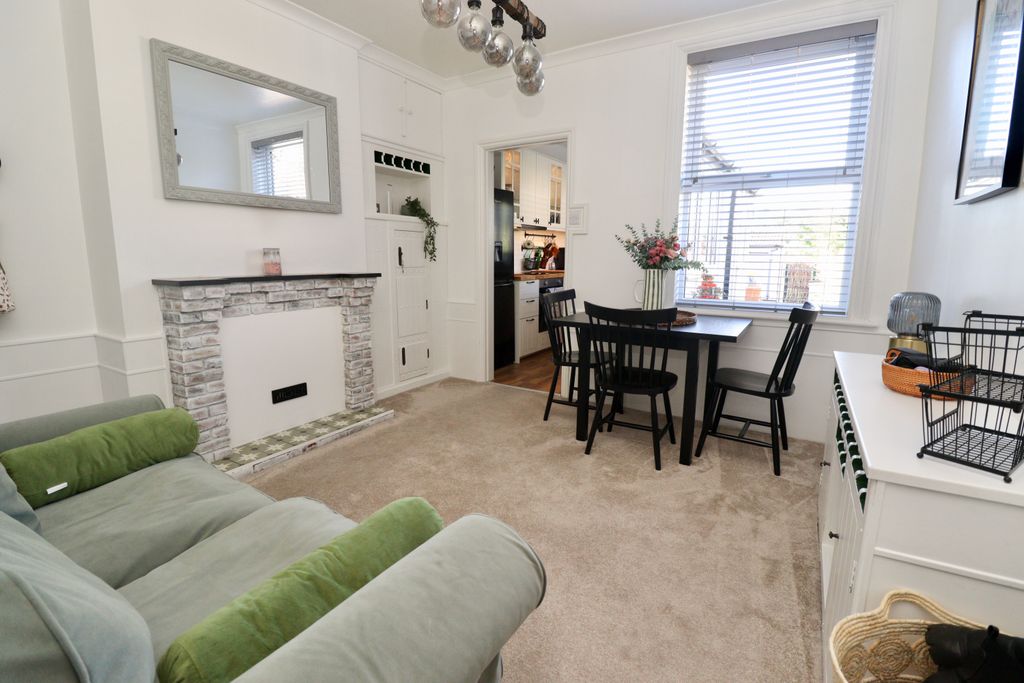 Property photo 3 of 18 Img_1330