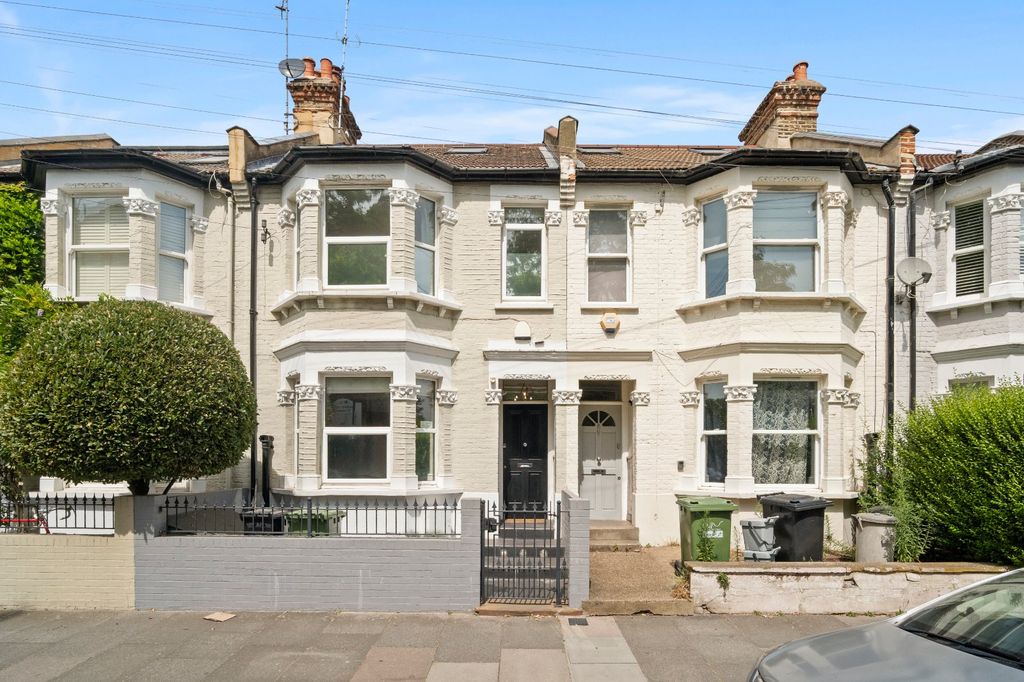 Property photo 1 of 11