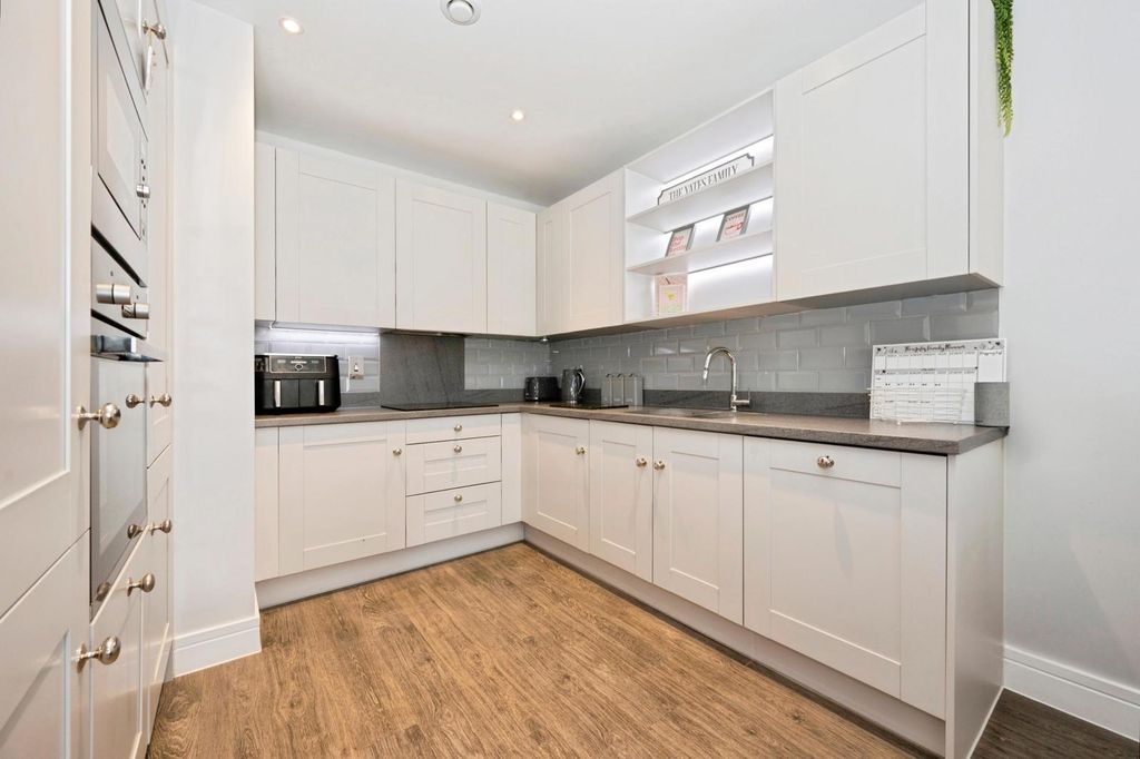 Property photo 2 of 17 Pbox-Img.Jpg