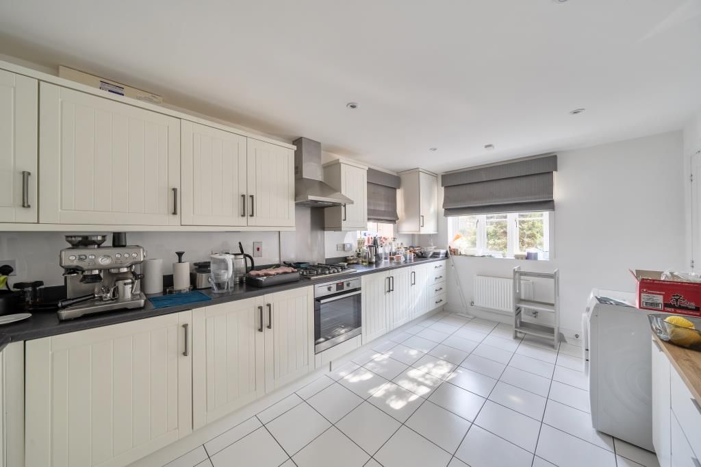 Property photo 2 of 21 Kitchen