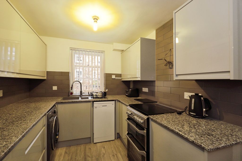 Property photo 3 of 27 Image