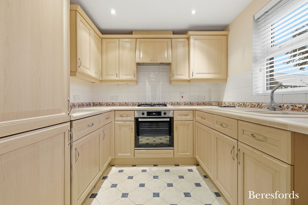 Property photo 3 of 16 Picture No. 14