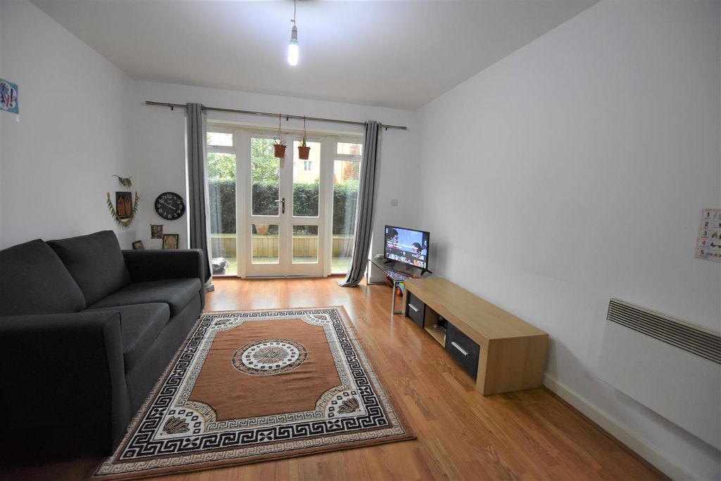 Property photo 3 of 13
