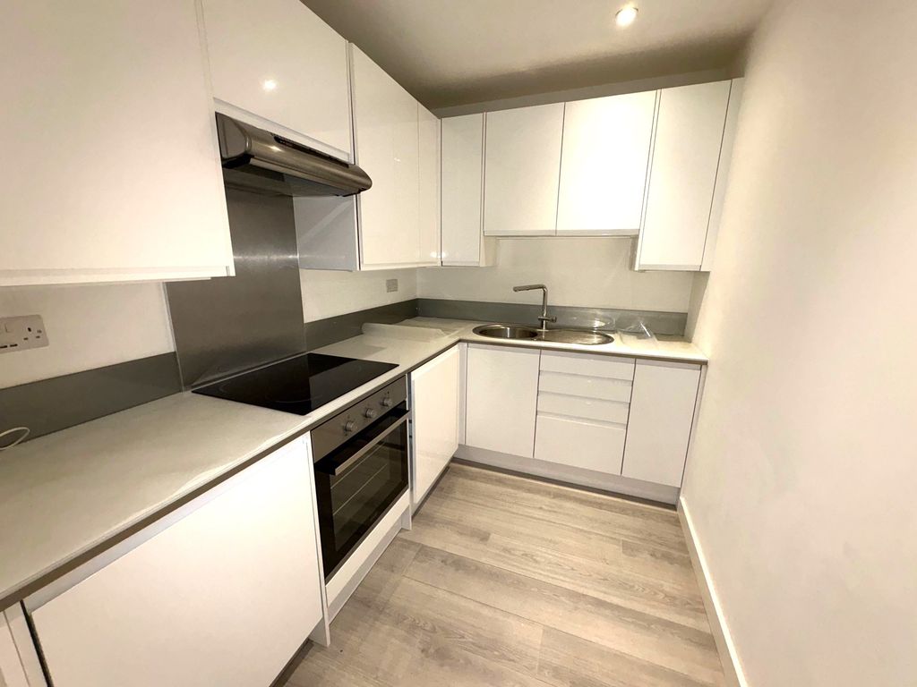 Property photo 3 of 4 Talbotskylinekitchen