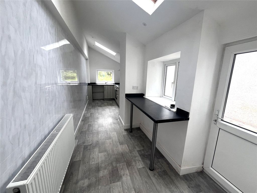 Property photo 3 of 15 Picture No. 02