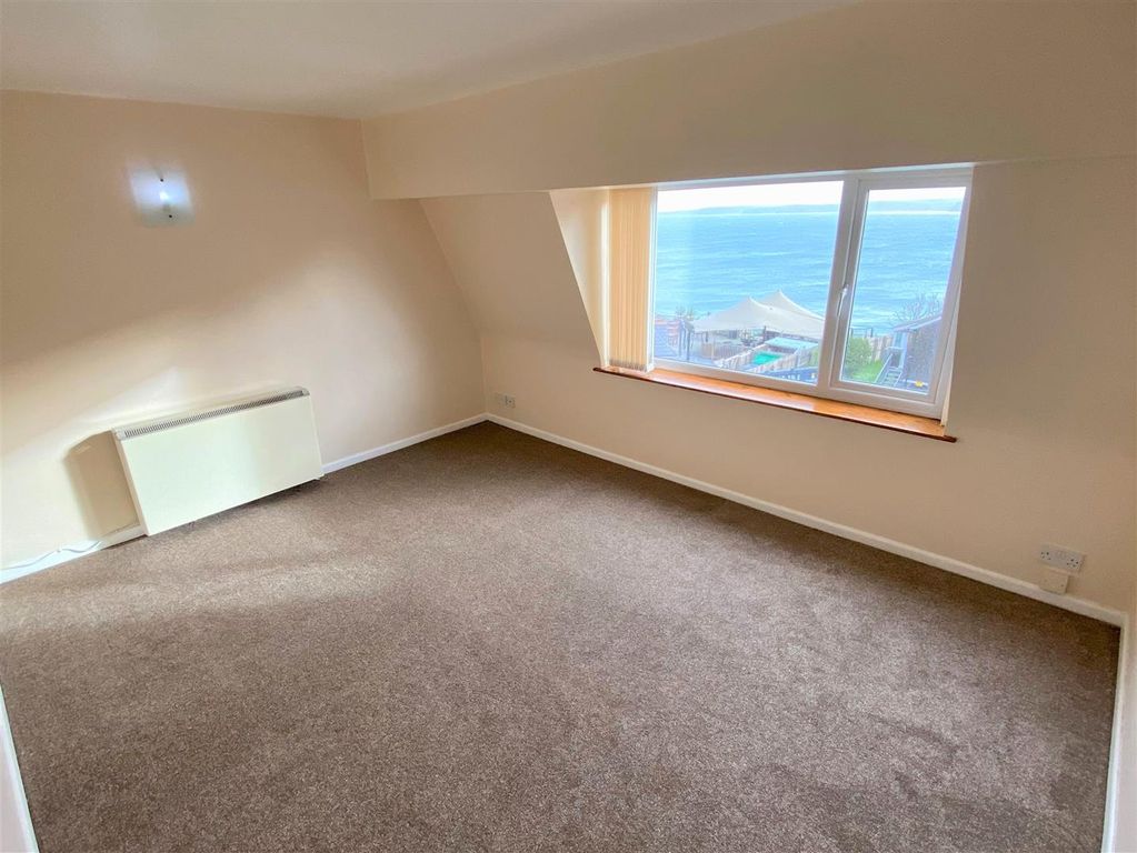Property photo 3 of 11 Flat 3, 56 Fore Street Lounge