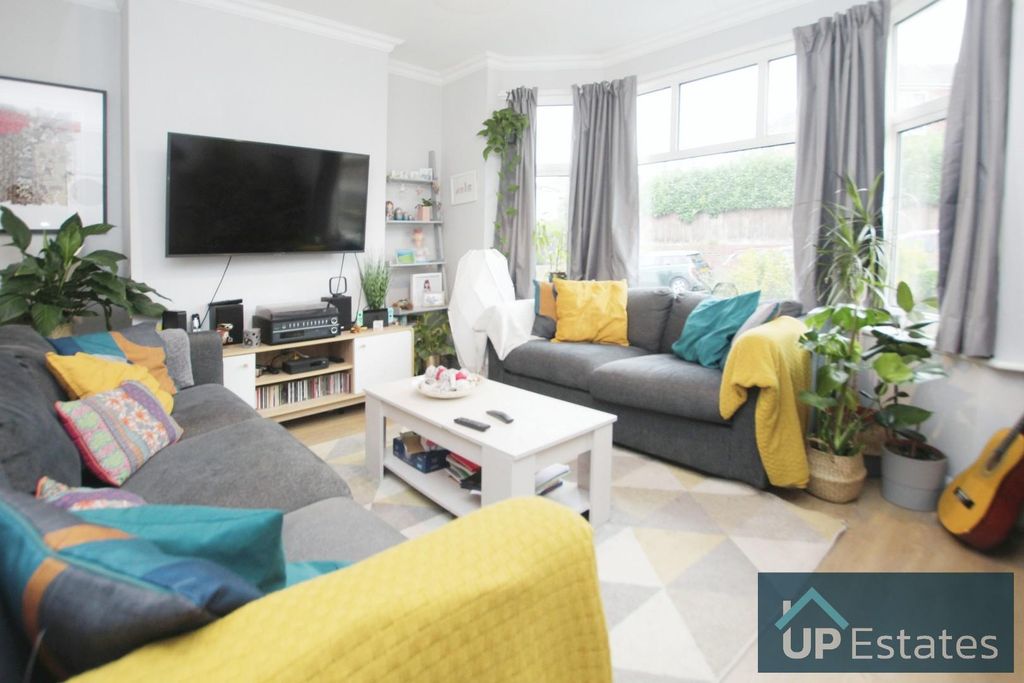 Property photo 2 of 10 Lounge