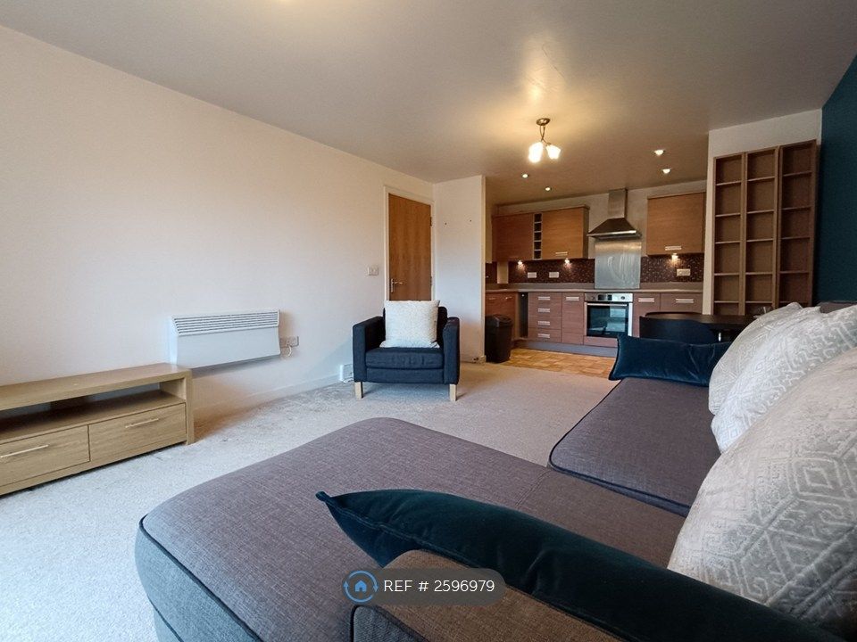 Property photo 2 of 12 Lounge 2