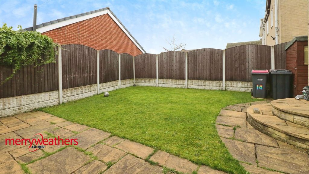 Property photo 3 of 17 External