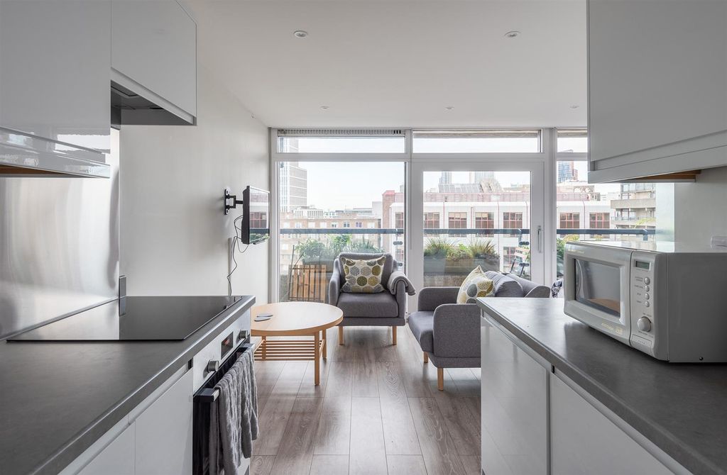 Property photo 1 of 12 103 Breton House - Low Res-04.Jpg