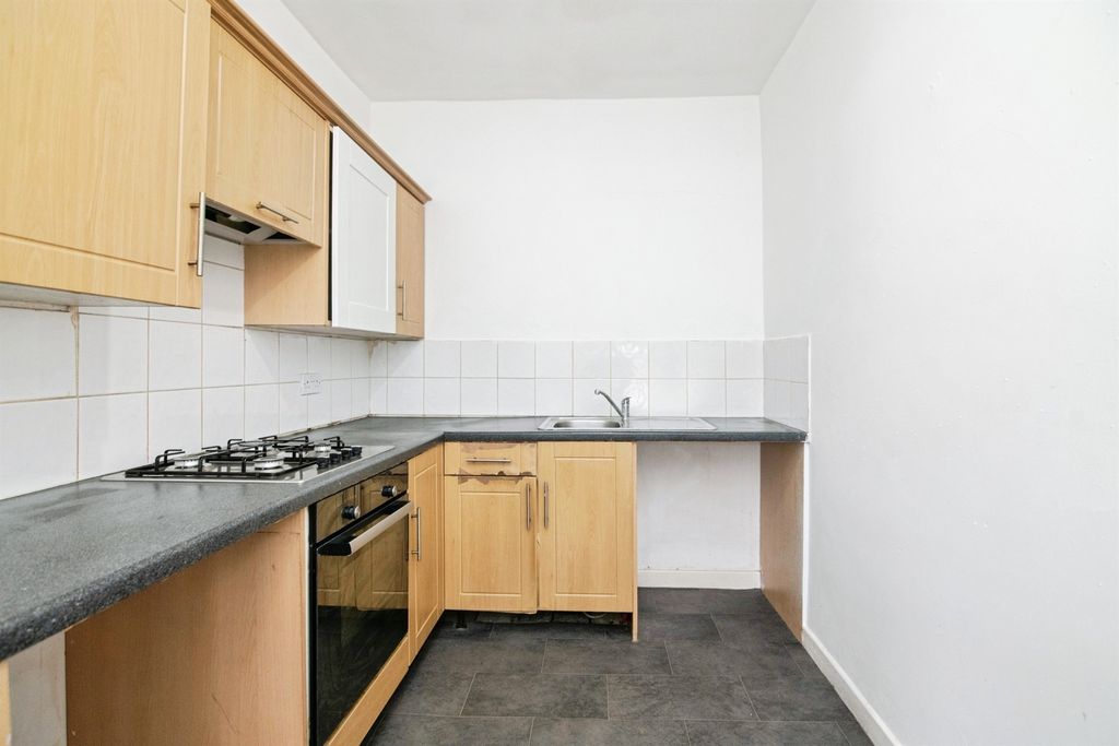 Property photo 3 of 19