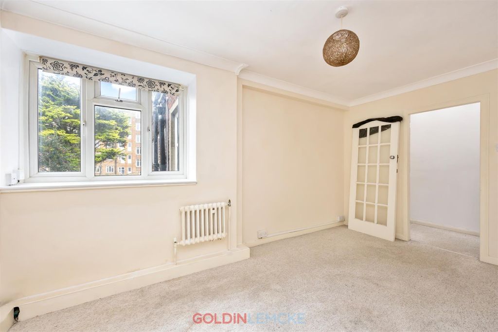 Property photo 3 of 10 Living Room