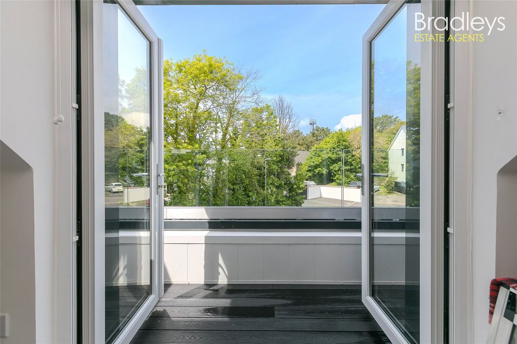 Additional image 16 of 2 bed flat for saleCentenary Way, Penzance, Cornwall TR18