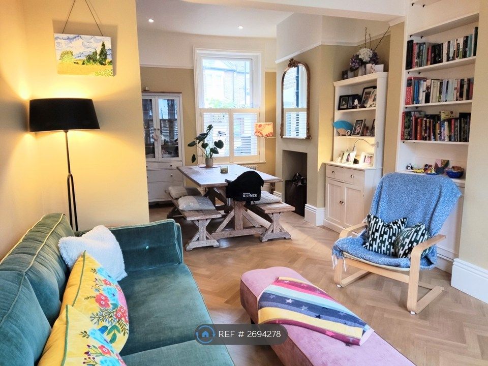 Property photo 1 of 27 Living/Dining Room