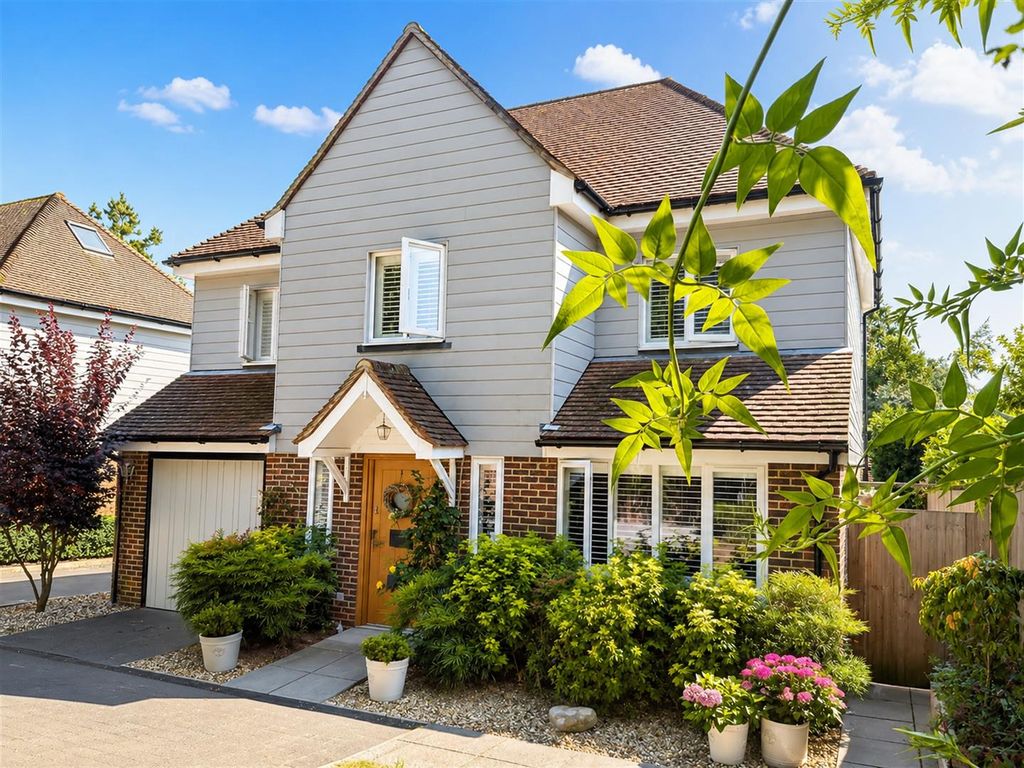 Property photo 1 of 26 4 Eaton Close - Front Shot.Jpg