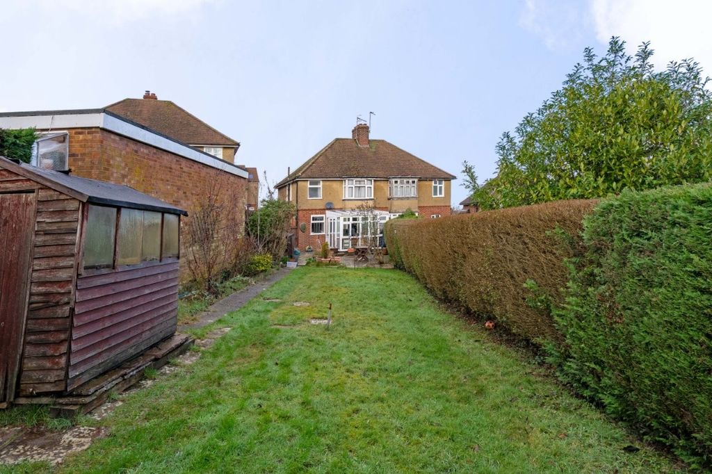 Property photo 2 of 12 Garden