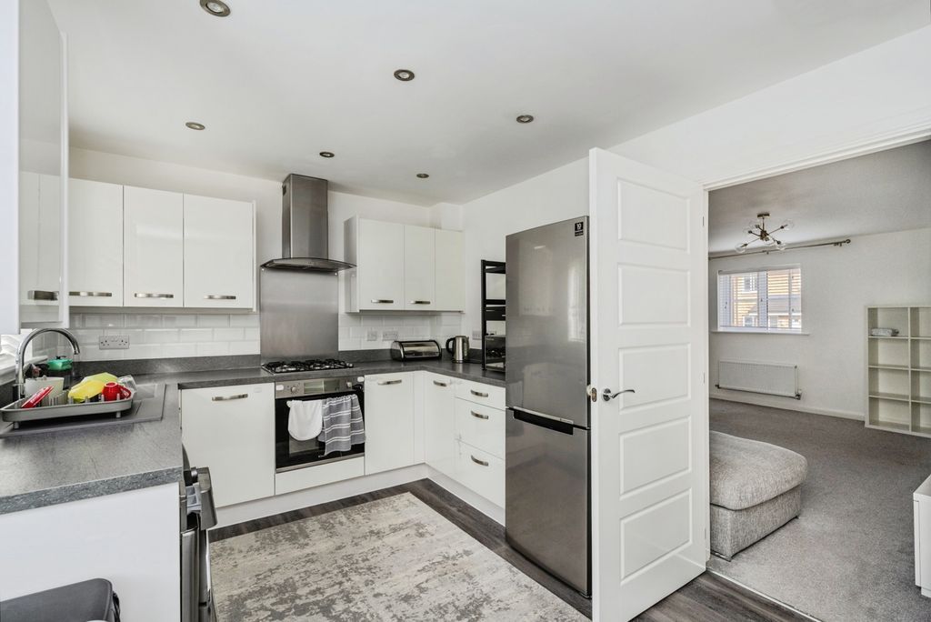 Property photo 3 of 20 Pbox-Img.Jpg