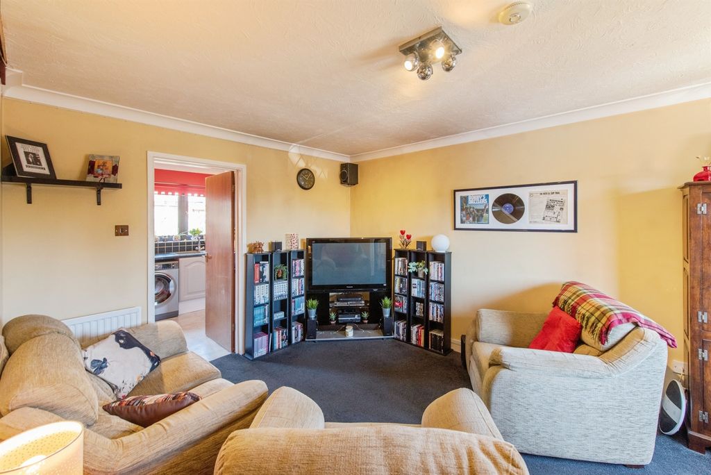 Property photo 3 of 16
