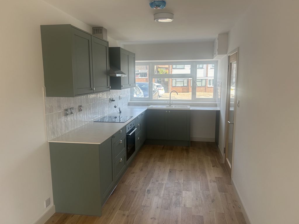 Property photo 1 of 9 Kitchen