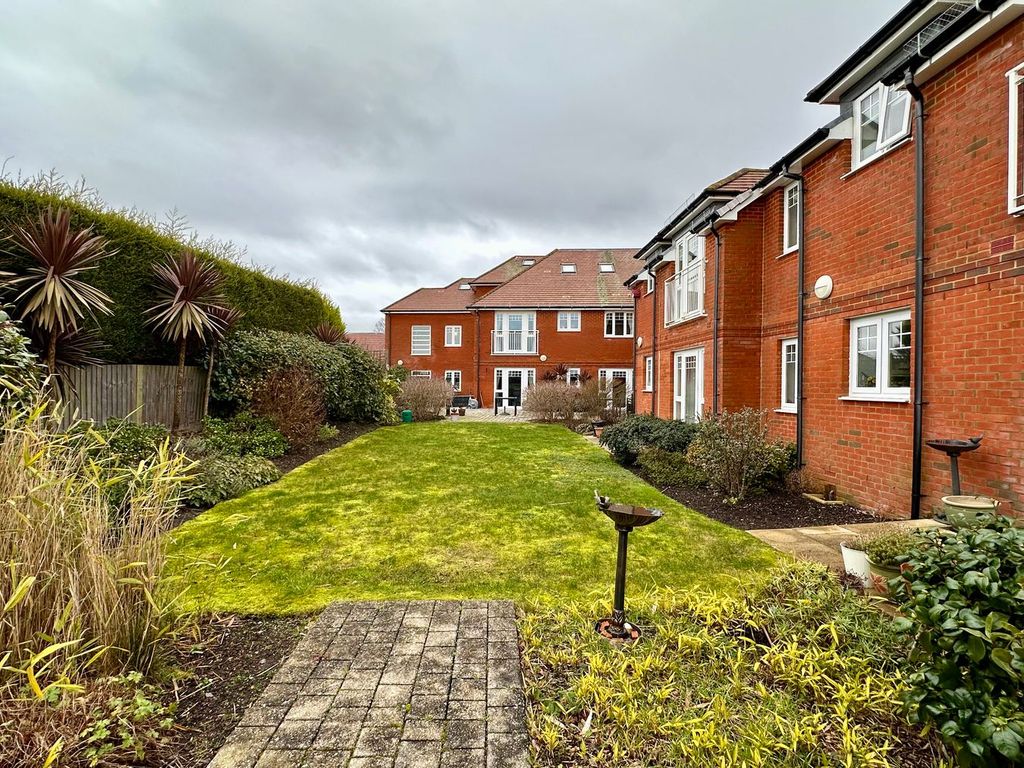 Property photo 2 of 18
