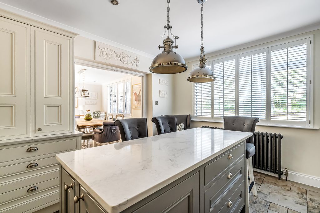 Property photo 3 of 36 12