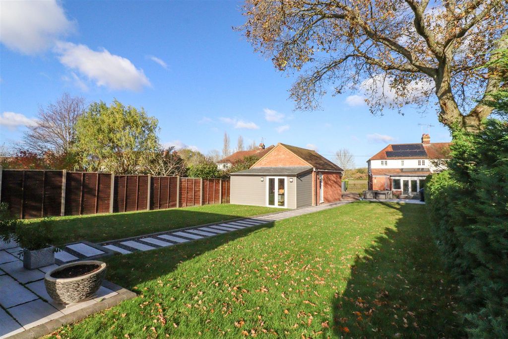 Property photo 3 of 37 Rear Garden