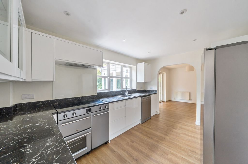 Property photo 3 of 20 1342440-24-68A5Db...