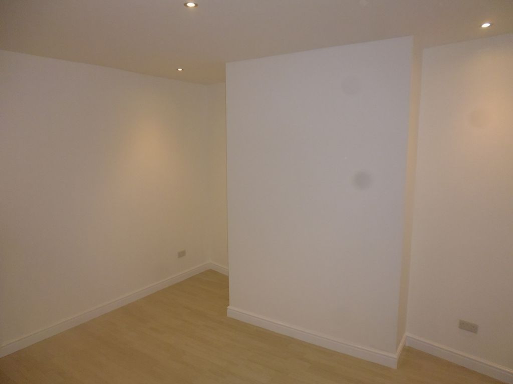 Property photo 2 of 6 Lounge