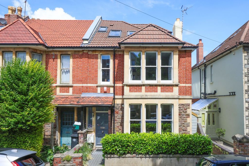 Property photo 1 of 19 External