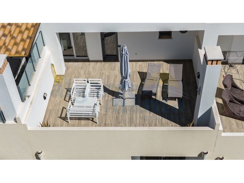 Property photo 3 of 64