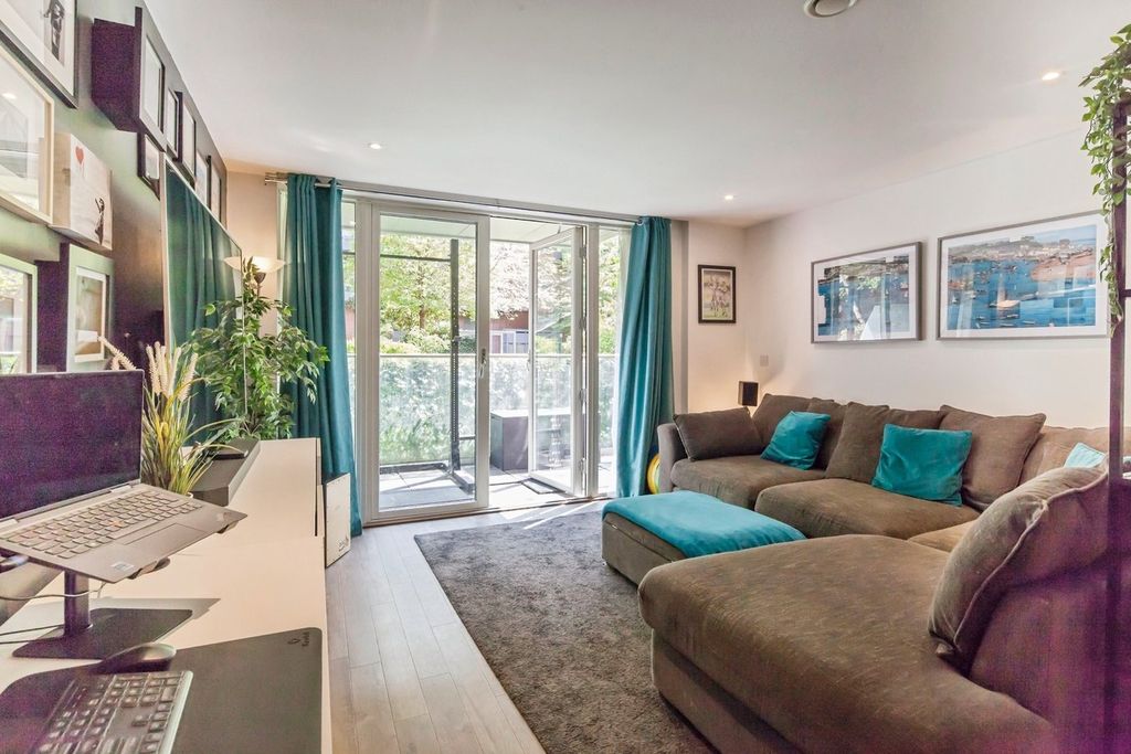 Property photo 3 of 14