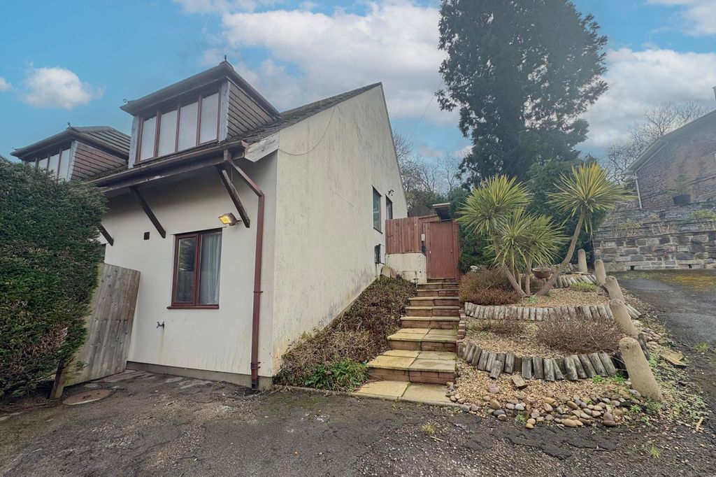 Property photo 1 of 44