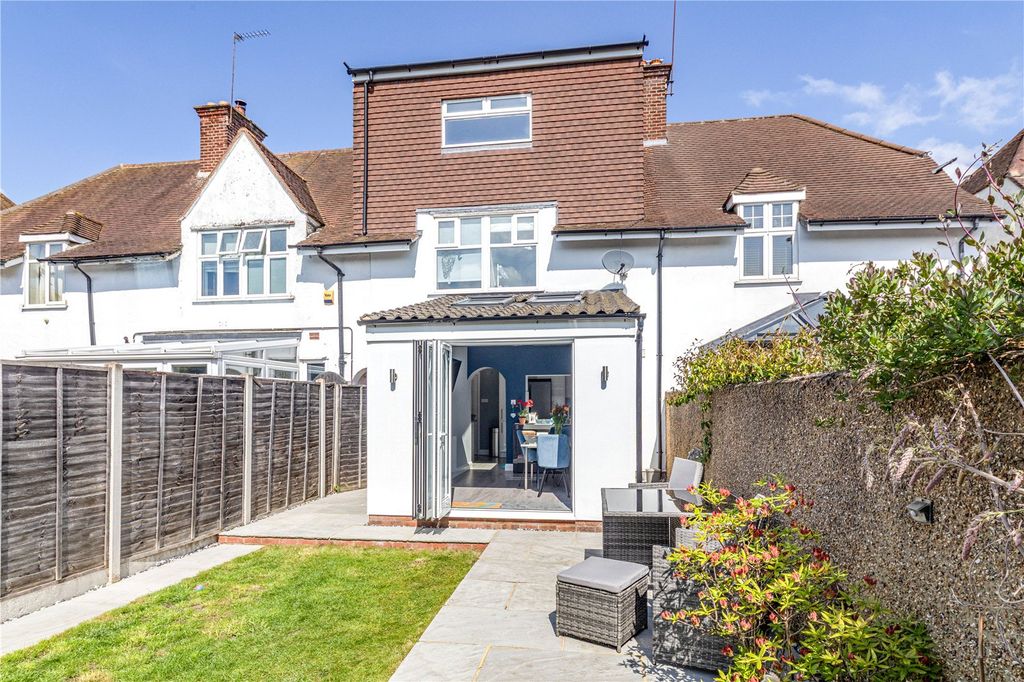 Property photo 2 of 21 Picture No. 27