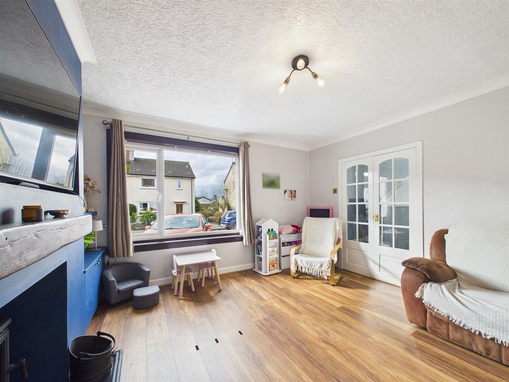 Property photo 3 of 18 Cam01486G0-Pr0981-Still004.Jpg