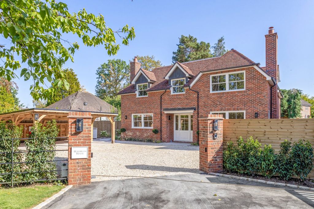 Property photo 1 of 19 Hornbeam House