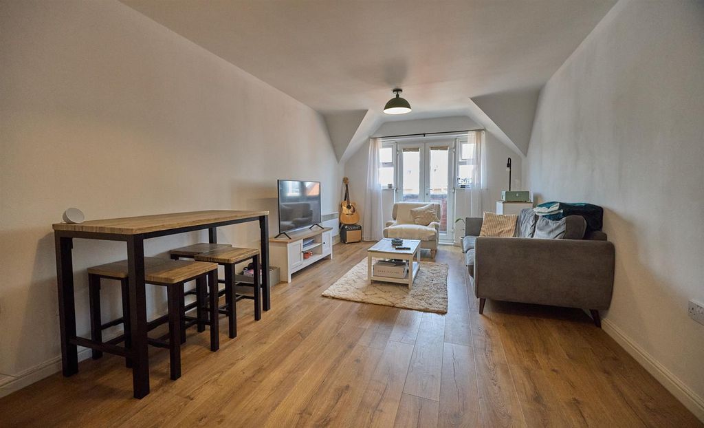 Property photo 2 of 10 Open Plan