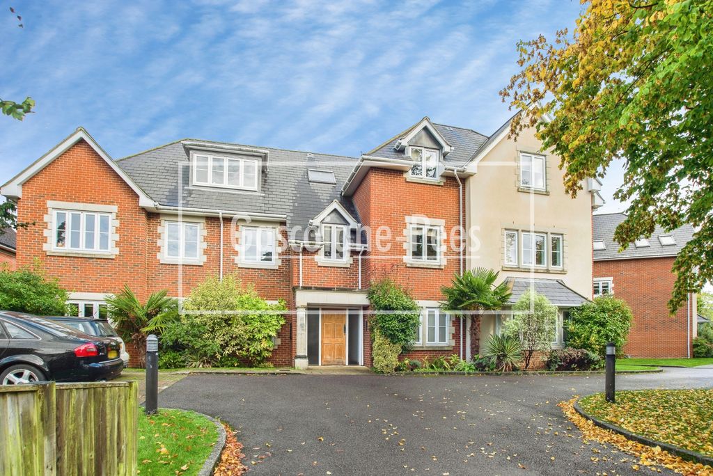 Property photo 1 of 9